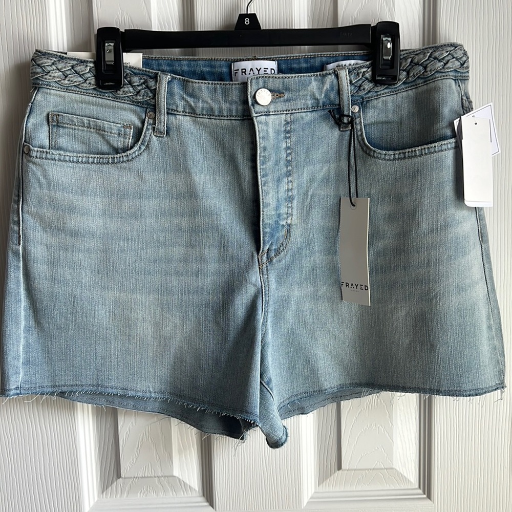 Frayed jeans denim shorts